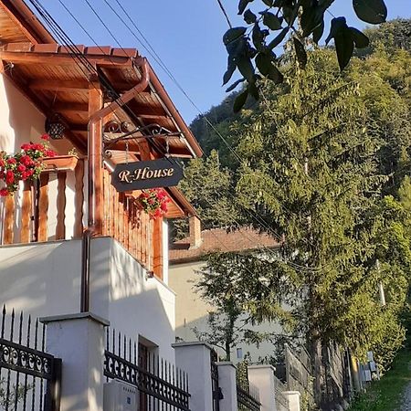 R-House Apartment Брашов Екстериор снимка