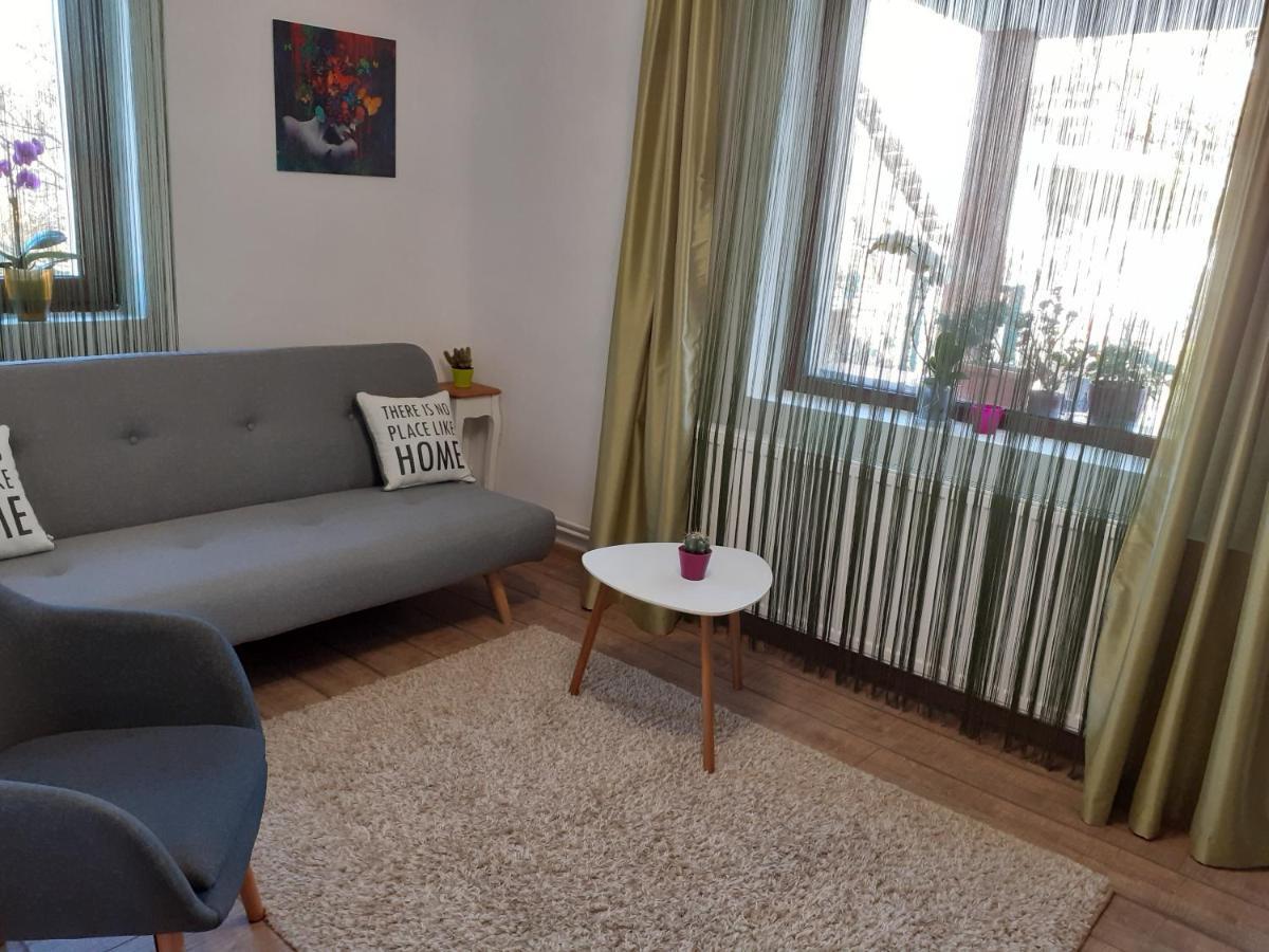 R-House Apartment Брашов Екстериор снимка