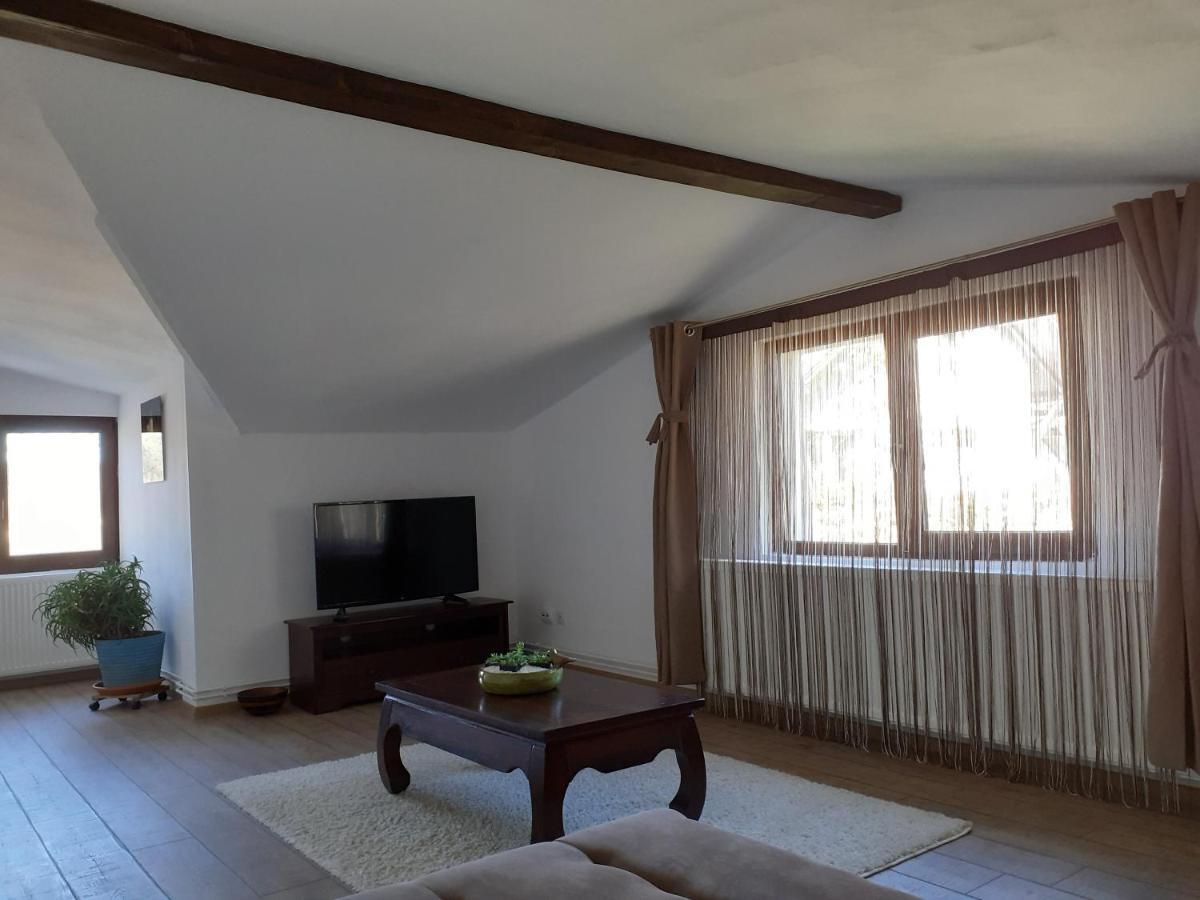 R-House Apartment Брашов Екстериор снимка